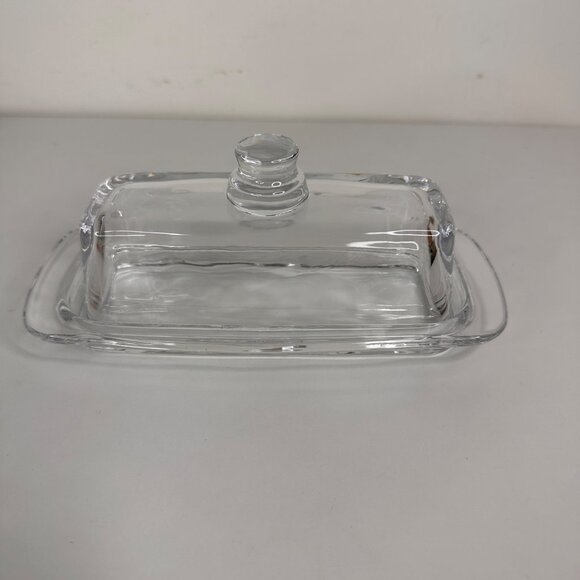 Clear Glass Butter Dish With Lid Elegant Design Fits Standard Butter Sticks - Picture 1 of 6